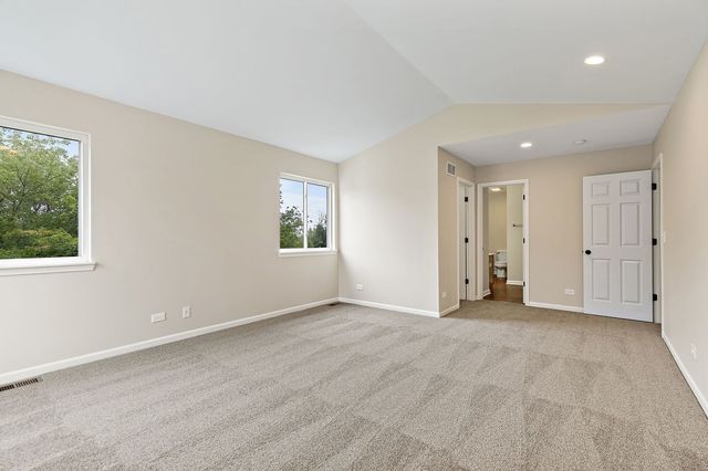 2118 PRESWICK Lane, Woodstock, IL 60098