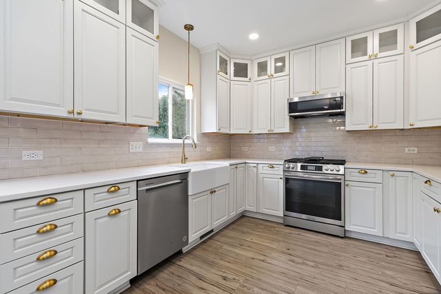 2118 PRESWICK Lane, Woodstock, IL 60098