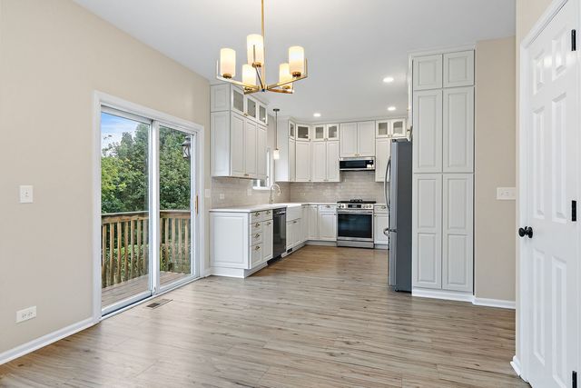 2118 PRESWICK Lane, Woodstock, IL 60098