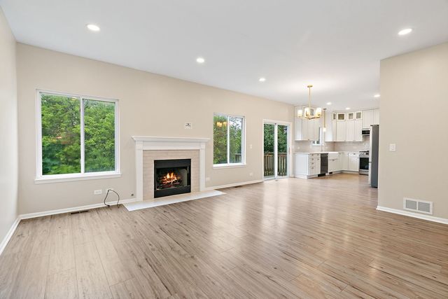 2118 PRESWICK Lane, Woodstock, IL 60098