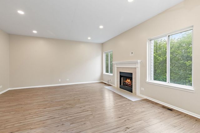 2118 PRESWICK Lane, Woodstock, IL 60098