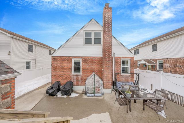 131 Grange Street, Franklin Square, NY 11010