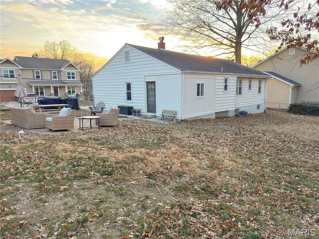 1713 Virginia Lane, St Louis, MO 63122