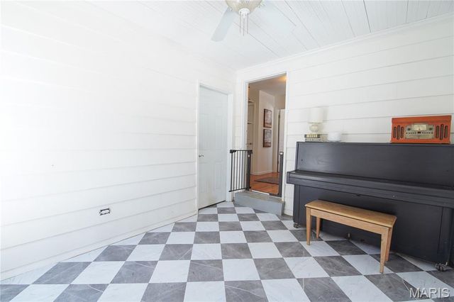 1713 Virginia Lane, St Louis, MO 63122