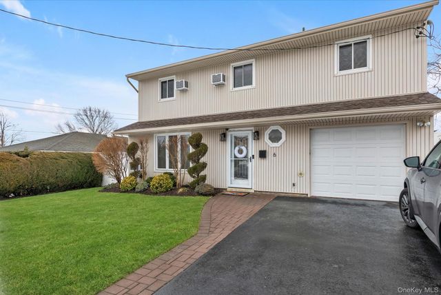 6 Cedar Drive E, Plainview, NY 11803