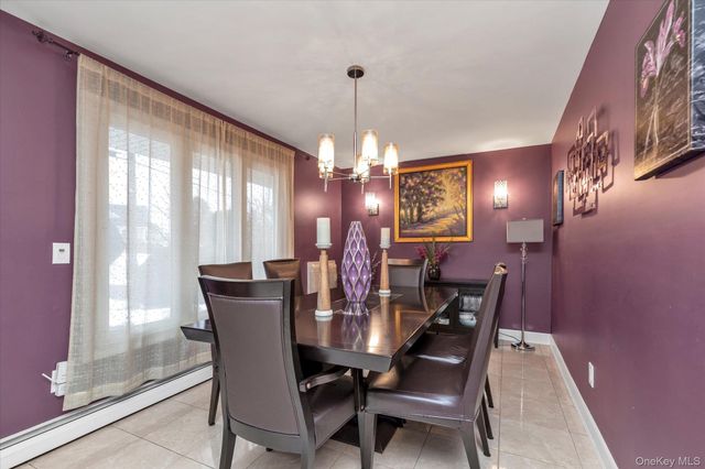 6 Cedar Drive E, Plainview, NY 11803