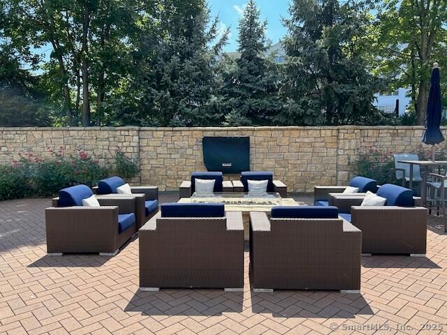 112a Southfield Avenue 316, Stamford, CT 06902