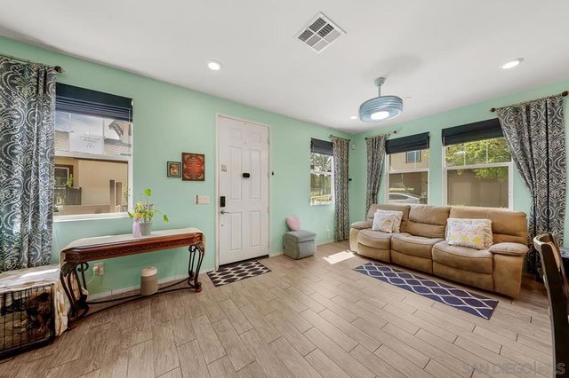 1545 Crown Ln 6, Chula Vista, CA 91915