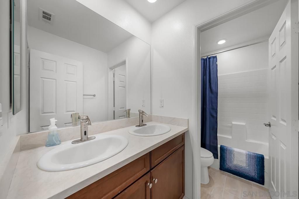 Image 16 of property listing at 1545 Crown Ln 6, Chula Vista, CA 91915