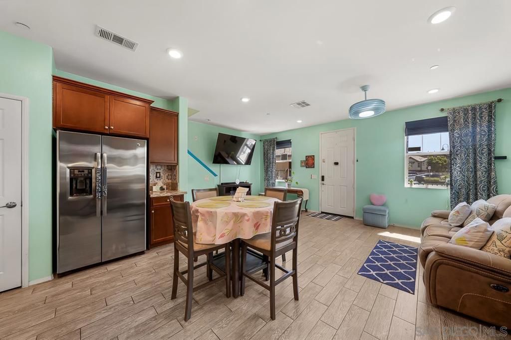Image 4 of property listing at 1545 Crown Ln 6, Chula Vista, CA 91915