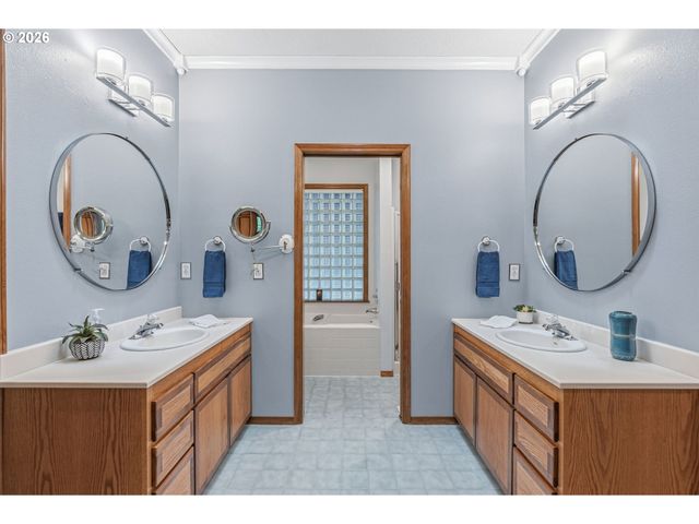 19918 Ne 49TH St, Vancouver, WA 98682