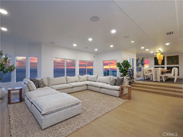 32551 Seacliff Drive, Rancho Palos Verdes, CA 90275