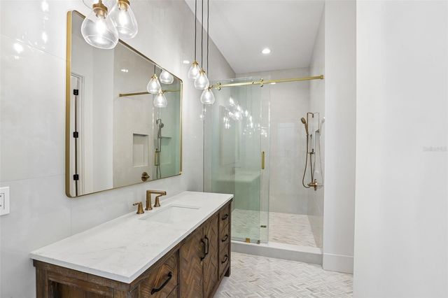 3013 S WEST SHORE BOULEVARD, Tampa, FL 33629