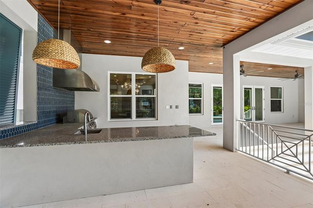 3013 S WEST SHORE BOULEVARD, Tampa, FL 33629