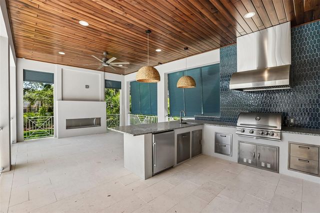 3013 S WEST SHORE BOULEVARD, Tampa, FL 33629