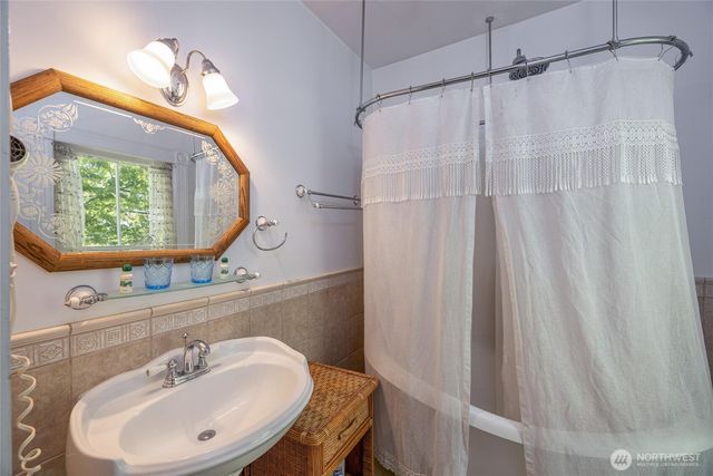 602 N Main Street, Coupeville, WA 98239