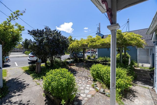 602 N Main Street, Coupeville, WA 98239