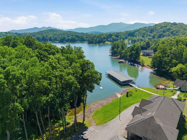 2145 Ridgecrest Circle, Hiawassee, GA 30546