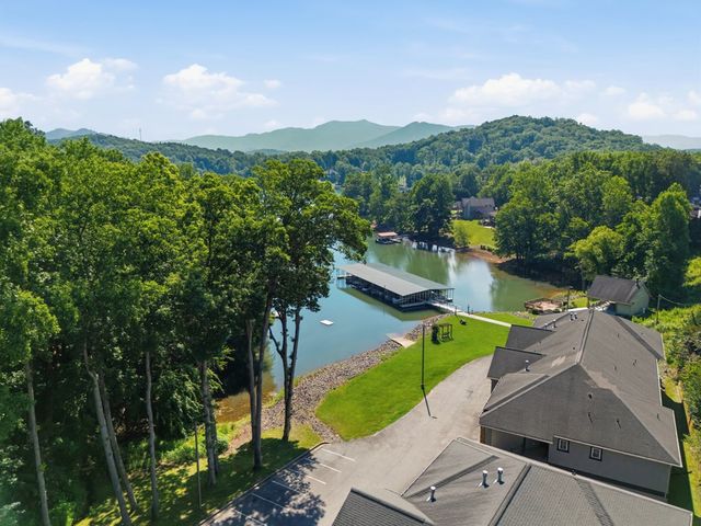 2145 Ridgecrest Circle, Hiawassee, GA 30546