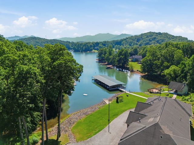2145 Ridgecrest Circle, Hiawassee, GA 30546