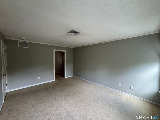 15 Highland Street 302, West Hartford, CT 06119