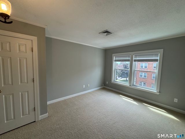 15 Highland Street 302, West Hartford, CT 06119
