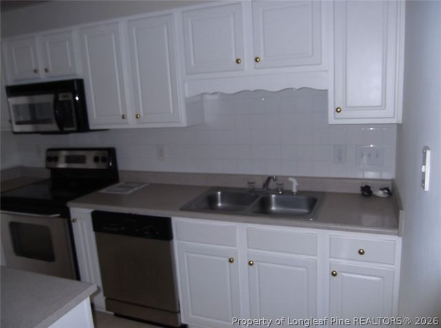 2937 Piney Mountain Drive, Hope Mills, NC 28348