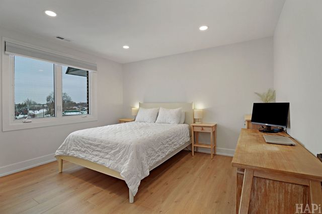 1200 W Northwest Highway 305, Mount Prospect, IL 60056