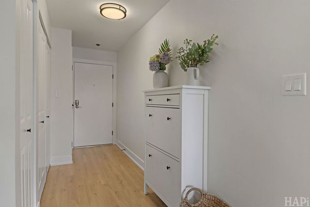 1200 W Northwest Highway 305, Mount Prospect, IL 60056