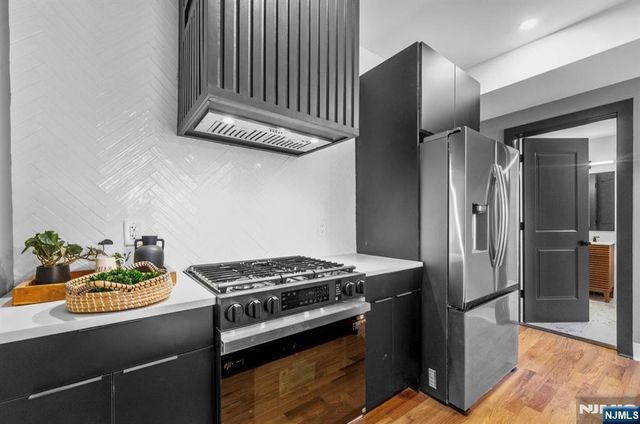 219 Clerk Street 2, Jersey City, NJ 07305