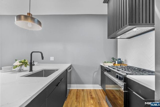 219 Clerk Street 2, Jersey City, NJ 07305