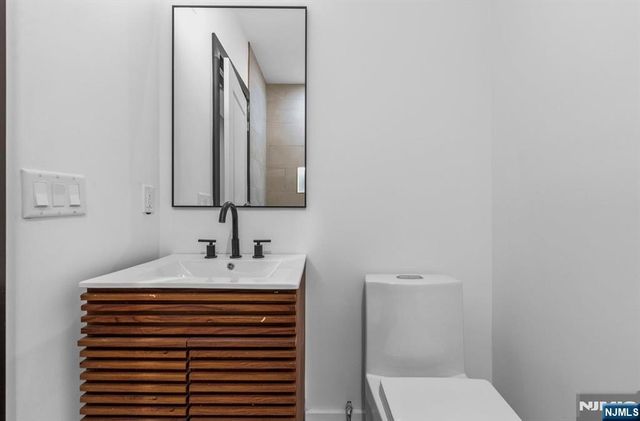 219 Clerk Street 2, Jersey City, NJ 07305