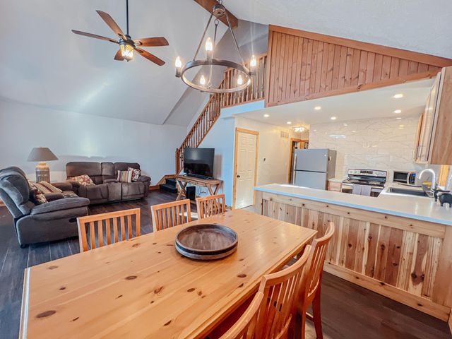 916 Valleywood Heights Drive, Howard, OH 43028