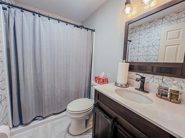 916 Valleywood Heights Drive, Howard, OH 43028