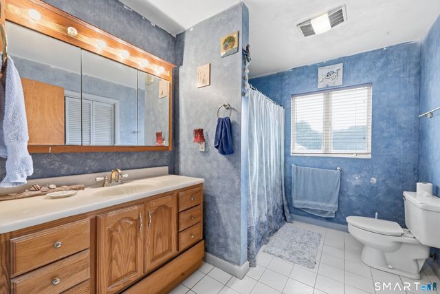 36 Lester Street, New London, CT 06320