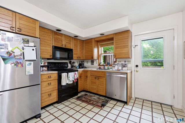 36 Lester Street, New London, CT 06320