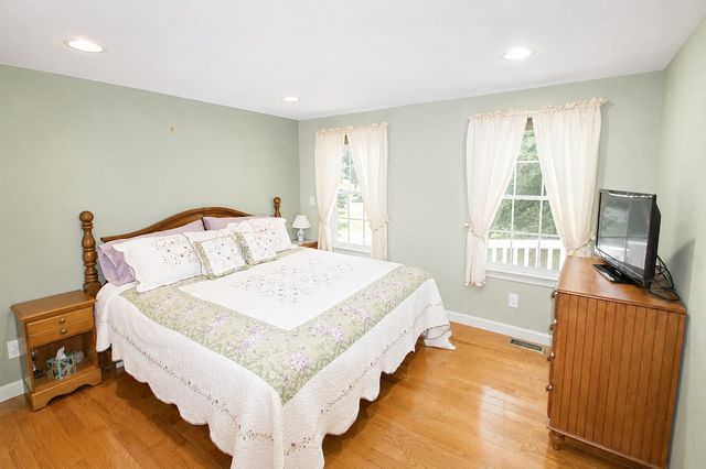 10 Patriot Ln, Whitman, MA 02382