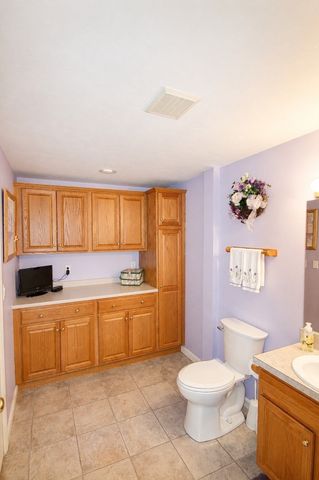 10 Patriot Ln, Whitman, MA 02382