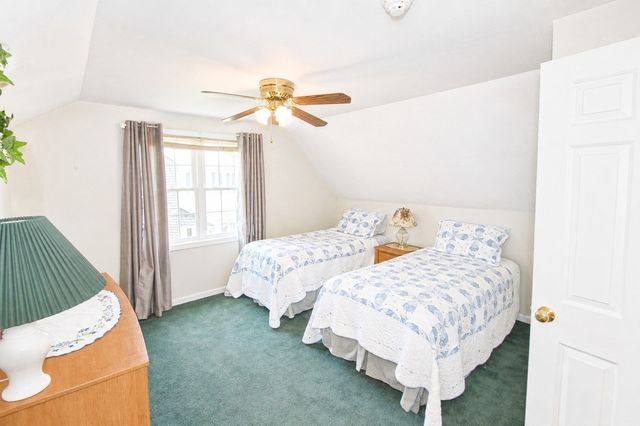 10 Patriot Ln, Whitman, MA 02382