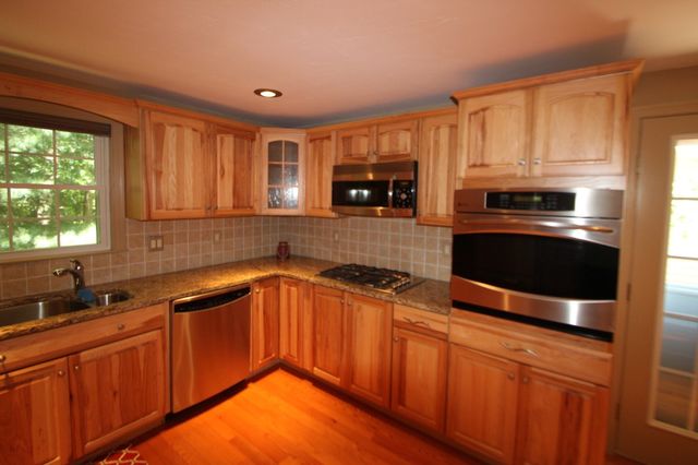 10 Patriot Ln, Whitman, MA 02382