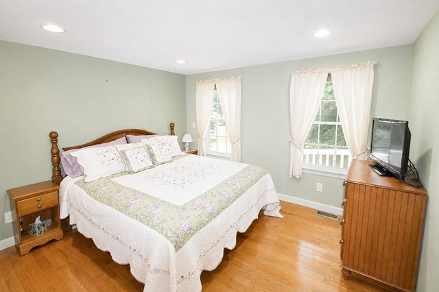 10 Patriot Ln, Whitman, MA 02382