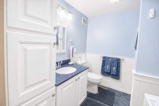 10 Patriot Ln, Whitman, MA 02382