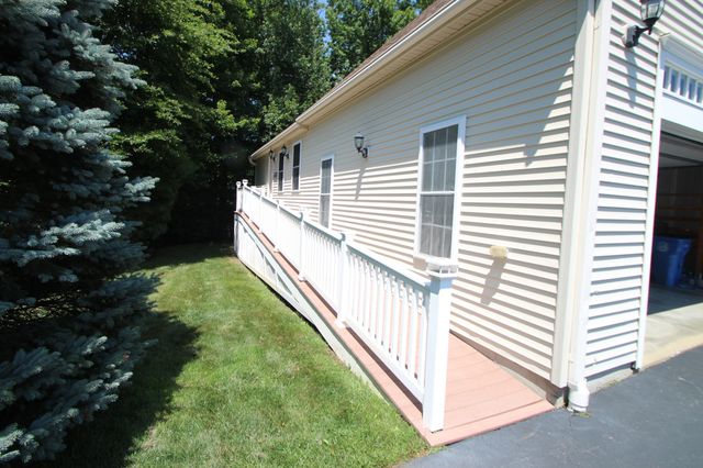 10 Patriot Ln, Whitman, MA 02382