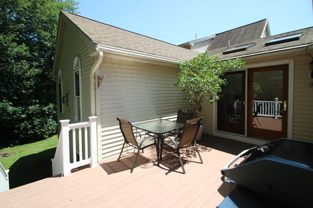10 Patriot Ln, Whitman, MA 02382