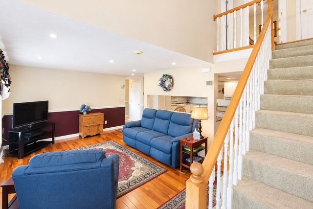 10 Patriot Ln, Whitman, MA 02382