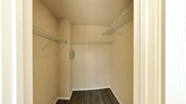 2843 Maybrook Hollow Lane, Houston, TX 77047