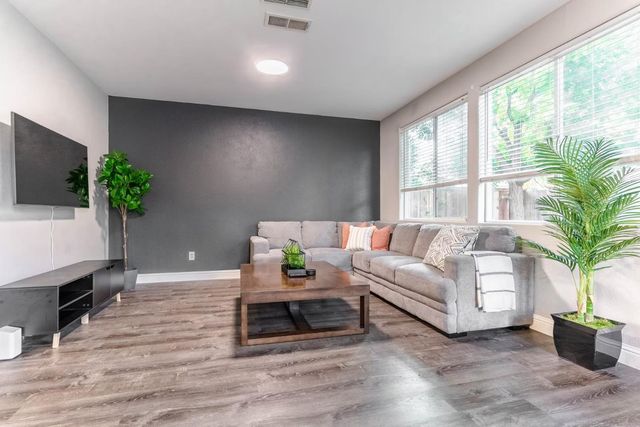 3039 Spoonwood Way, Sacramento, CA 95833