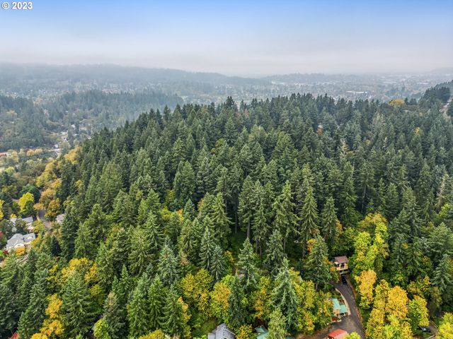 N Shasta Loop, Eugene, OR 97405