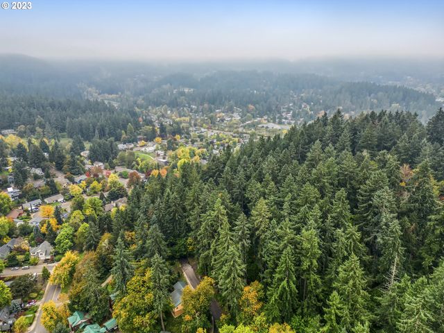 N Shasta Loop, Eugene, OR 97405