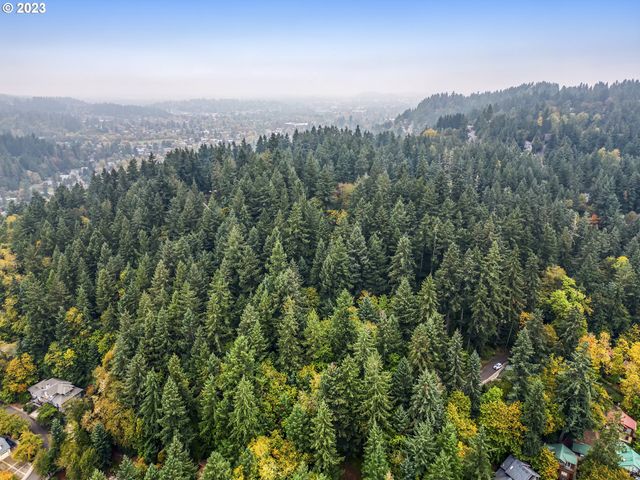 N Shasta Loop, Eugene, OR 97405